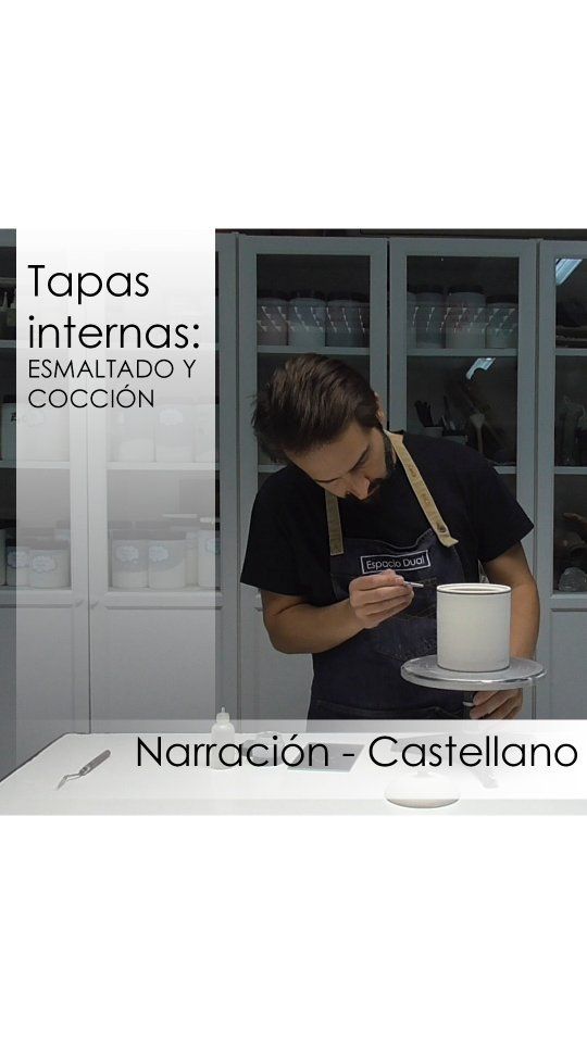 Terminamos nuestra pieza con el esmalte,  una sencilla decoración y la cocción  a 1250°C. Espero que os guste 😉 #ceramica #alfareria
We finish our pot with the glazing,  a very simple decoration and the firing to cone 6 ( you can find tbe English narrated version on our YouTube channe, I hope you enjoy it !! 😉) #ceramics #pottery